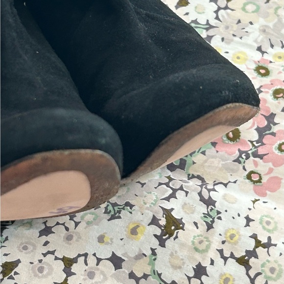 Stuart Weitzman over the knee black suede boots. - Picture 10 of 12